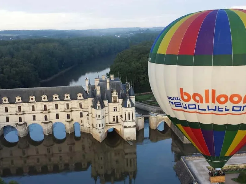 Amboise: Sunrise Balloon Ride Over the Loire Valley — hot air balloon ride in Loire Valley