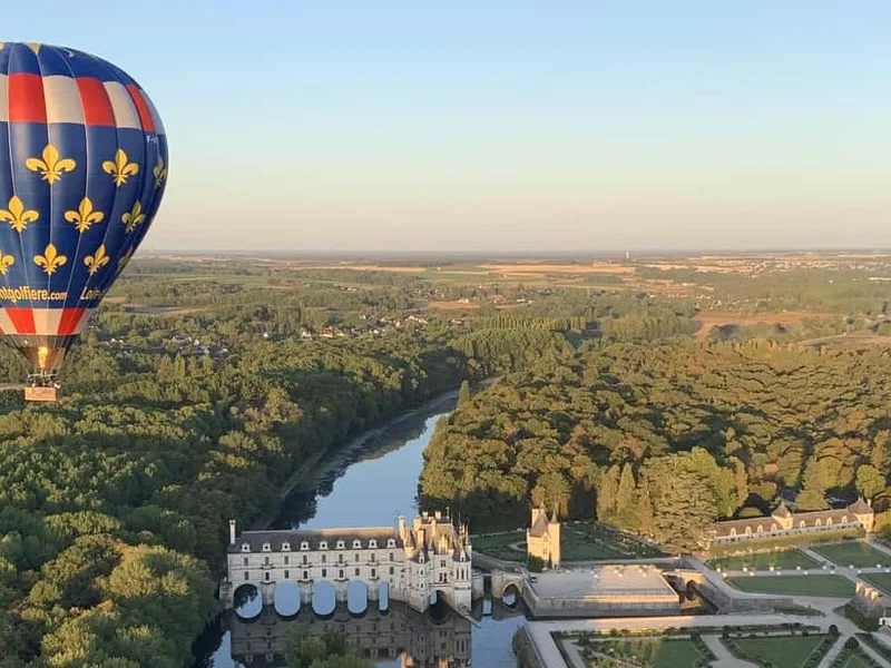 Balloon Flight Over the Château of Chenonceau — hot air balloon ride in Loire Valley