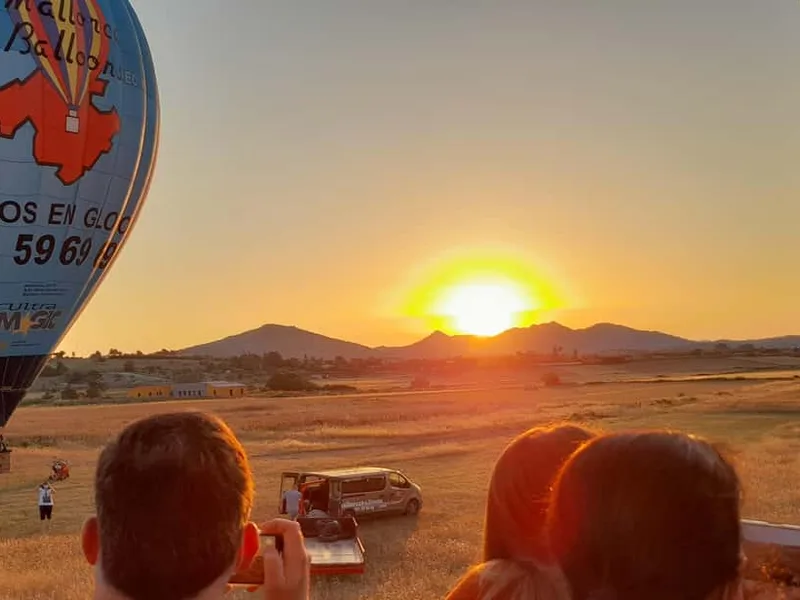 Hot Air Balloon Flight with Private Options — hot air balloon ride in Mallorca