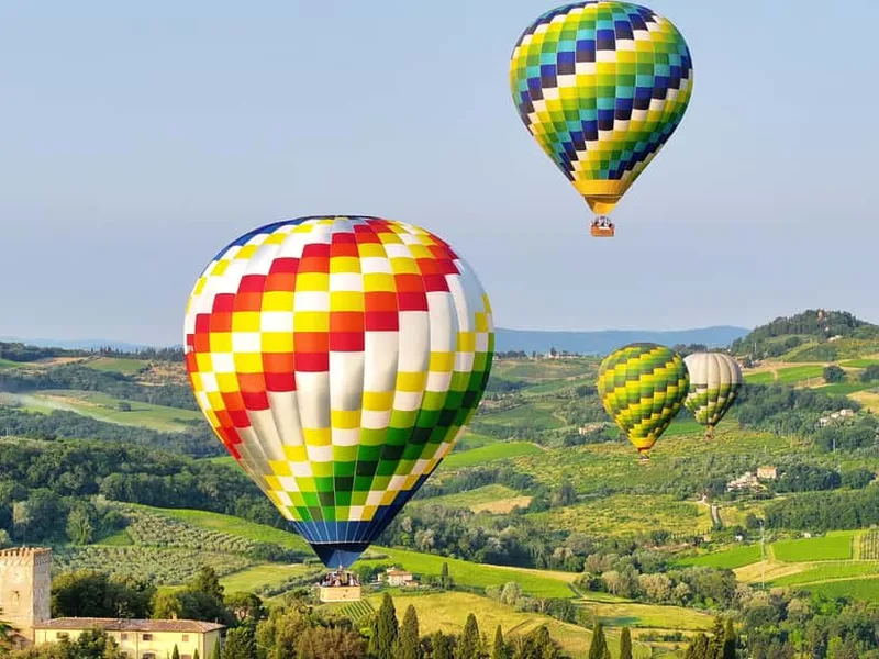 Hot air balloon rides in Tuscany